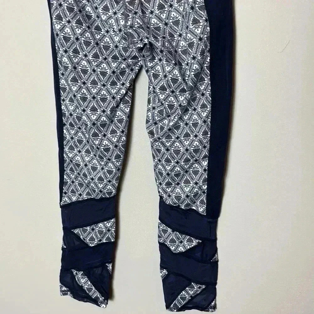ATHLETA Mantra Mosaic Printed Crop Leggings Women XXS in Navy Blue and White - Picture 8 of 14